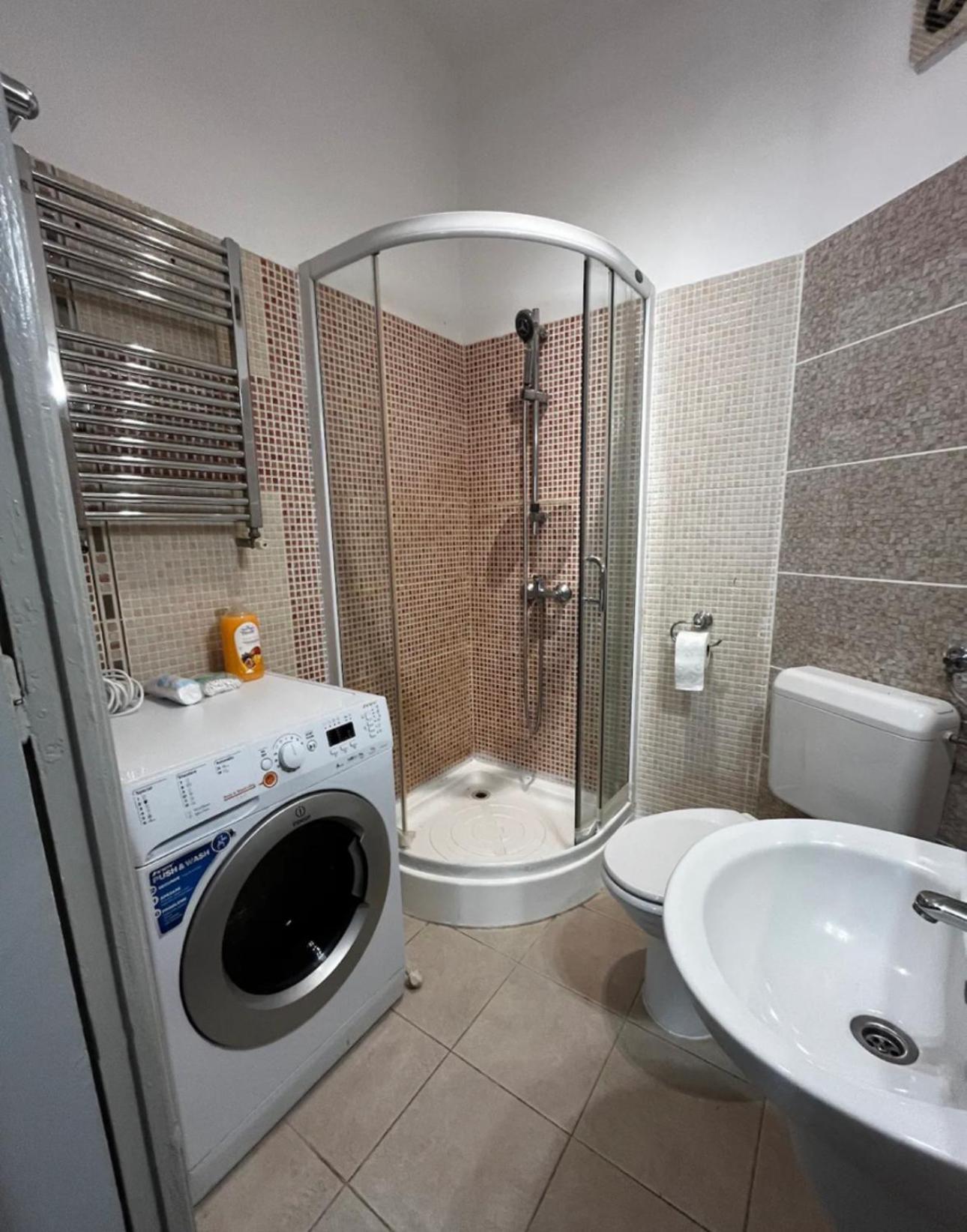 Lifestyle In The Center Apartamento Bucareste Exterior foto